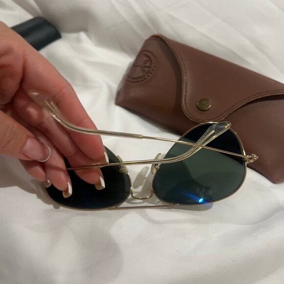 Ray Ban Gold Aviator Sun Glasses - Picture 2 of 6